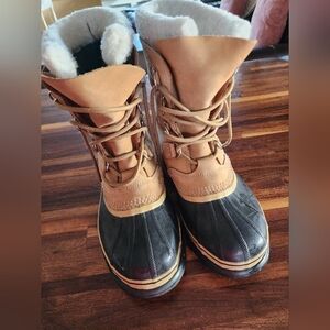 Women's Sorel Tan and Black Winter Boots